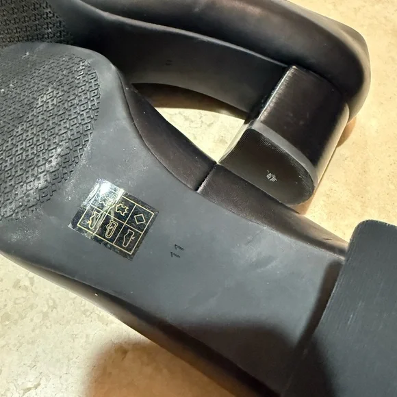 Tory Burch Black Heels with Gold Emblem - Picture 6 of 8